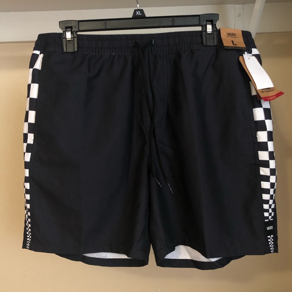 men’s vans shorts (new with tags)